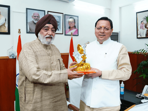 Image for Hemkunt Sahib Trust Chairman meets Chief Minister Dhami