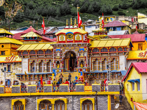 Few days left for Badrinath Dham gates to close