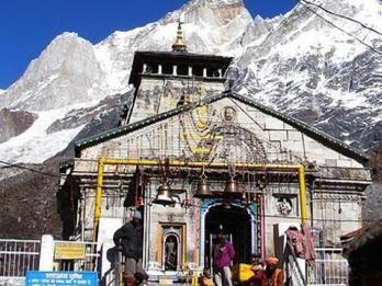 Kedarnath Yatra stopped due to rain and snowfall