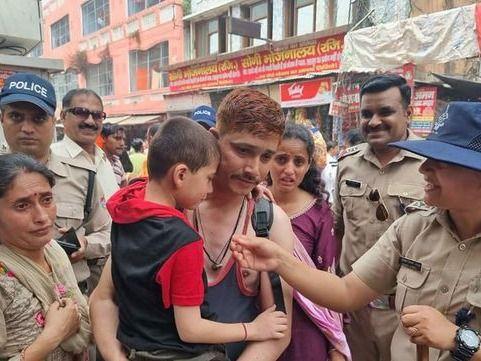 Haridwar Police reunites the separated child with his family