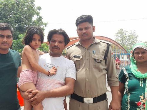 The girl was found after 4 hours of the hardship by the police, family members thanked her