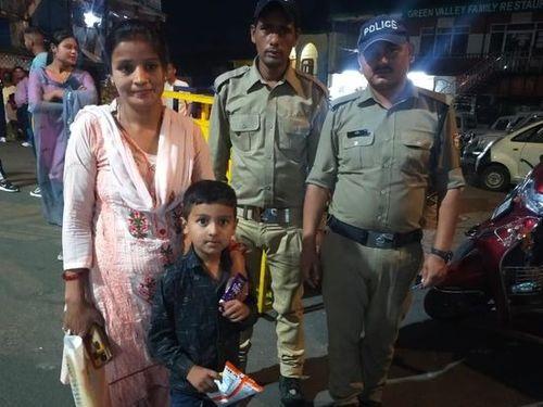 In just half an hour, the child was separated from the mother, reunited with the mother