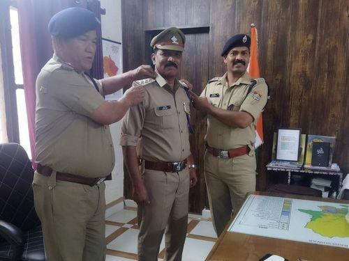 As a result of promotion from the post of sub-inspector to the post of inspector, three stars were decorated