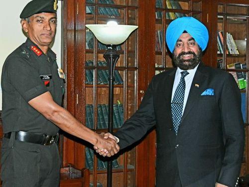 Governor Gurmeet Singh met GOC and North India Lieutenant General J.P. Matthew