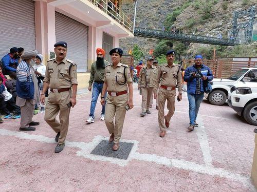 Inspection of Govindghat, Pandukeshwar area by Superintendent of Police Chamoli