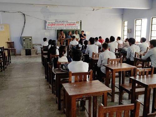 Seminar conducted by Tehri Police in different places in view of peace and law order in the context of Bharat Bandh