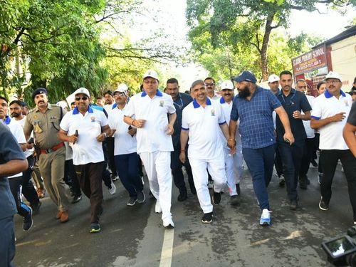 CM Dhami joined the race and gave a message of awareness to the youth and public about Yoga