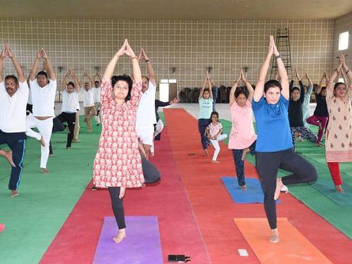 On the occasion of International Yoga Day, Haridwar Police organized yoga programs in various police stations.