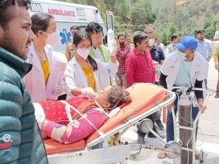 CM Dhami immediately took cognizance of the incident of being buried in the debris due to soil erosion in the forest