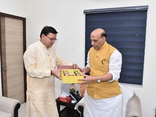 CM Dhami pays courtesy call to Union Defense Minister Shri Rajnath Singh