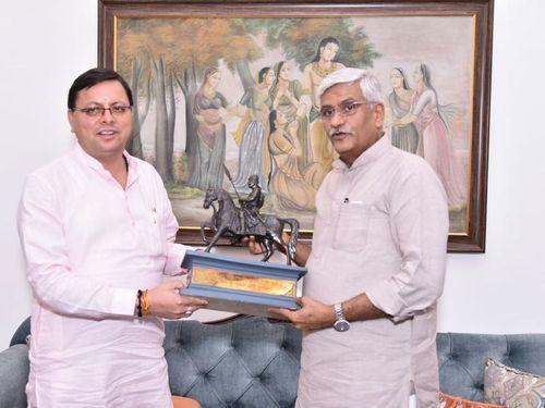 CM Dhami made a courtesy call on Union Jal Shakti Minister Shri Gajendra Singh Shekhawat