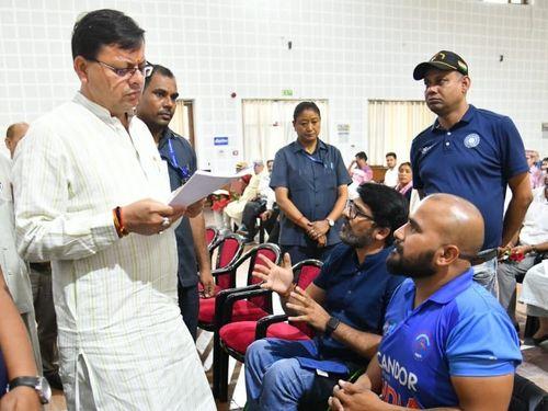 CM Dhami listened to the problems of people coming from different areas of the state