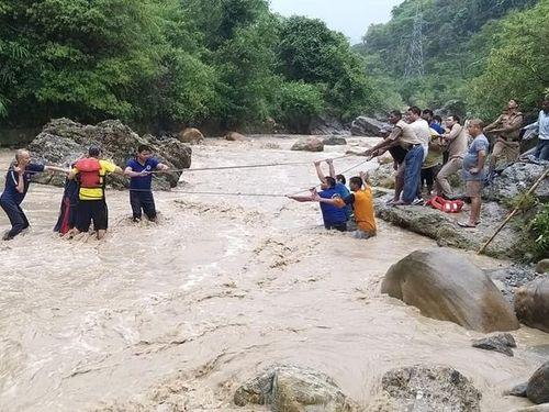 11 tourists were rescued by Uttarakhand Police