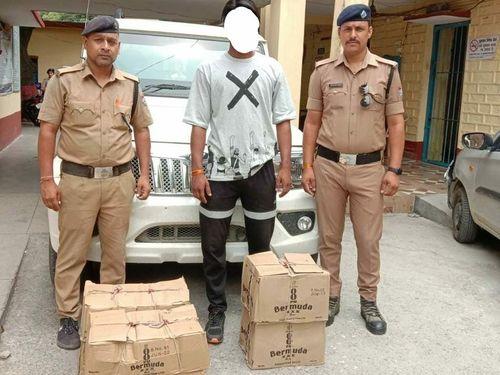 One accused was arrested for transporting liquor by Kotwali police