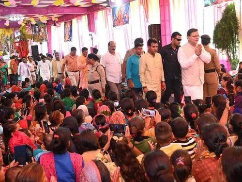 CM Dhami is involved in Shrimad Bhagwat Mahapuran Katha
