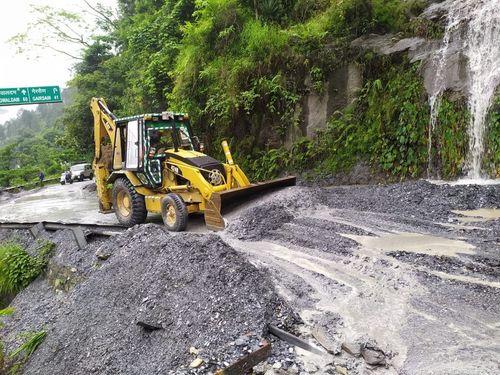 Road blocked near Simli Band