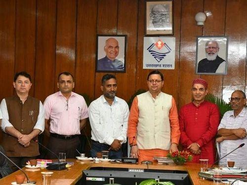 On the previous day, a meeting of Journalists Welfare Fund was organized in the secretariat under the chairmanship of CM Dhami.