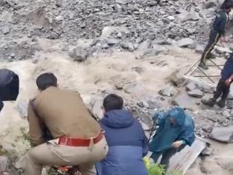 Tourists were rescued by Uttarakhand Police