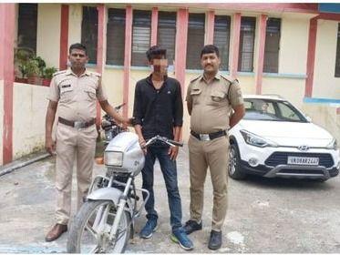 Accused arrested with stolen motorcycle