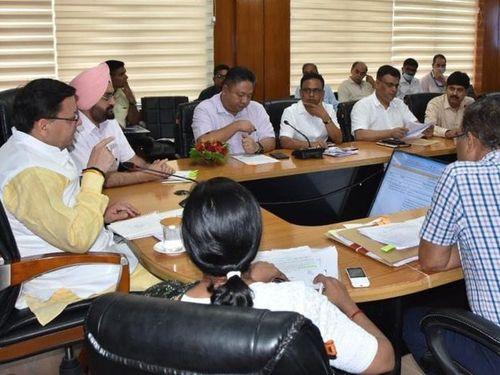 CM Dhami reviewed with high officials of the government to increase income resources and investment