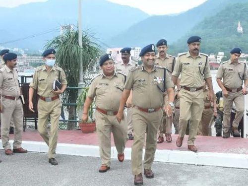Mr. Ashok Kumar IPS, DGP, inspected the Kanwar area on foot