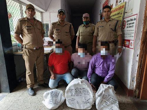 Accused arrested with stolen goods