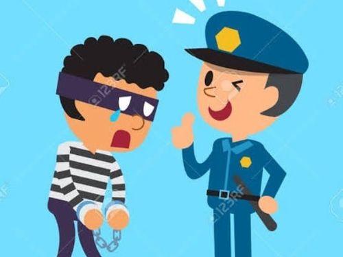 Accused arrested with stolen goods and cash