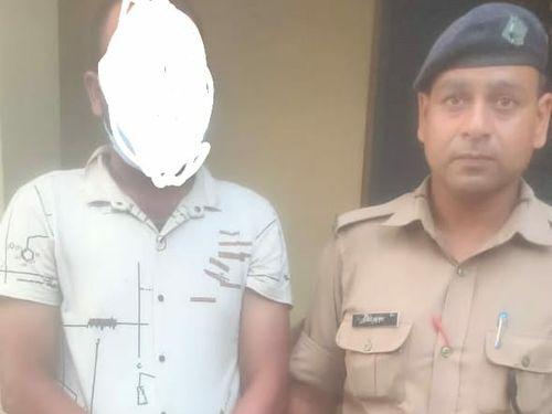 Kotwali police arrested an accused with illegal insecticide