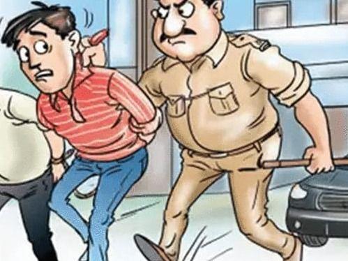 Accused arrested with speculative material and cash