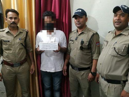 Police arrested the one who stole jewelry and cash worth lakhs