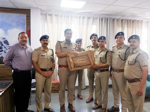 Emotional farewell given to 02 Deputy Superintendents of Police going on transfer from Nainital district