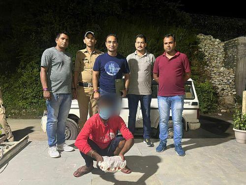 01 accused arrested with 931 grams of illegal charas