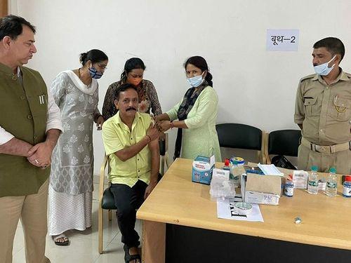 Covid Booster Dose Vaccination Camp organized at Soochna Bhawan Directorate