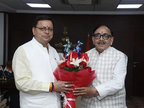 CM Dhami pays a courtesy call to Union Minister Dr. Mahendra Nath Pandey in New Delhi