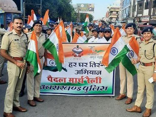 The tricolor rally was taken out by Haridwar Police from the Kotwali Nagar area to Jwalapur