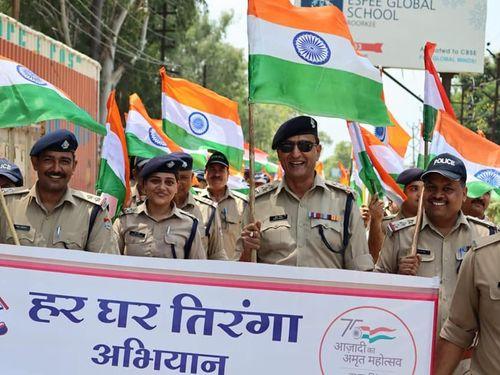 The tricolor rally was taken out by Bhagwanpur and Jhabreda Police on the occasion of Amrit Mahotsav of Independence