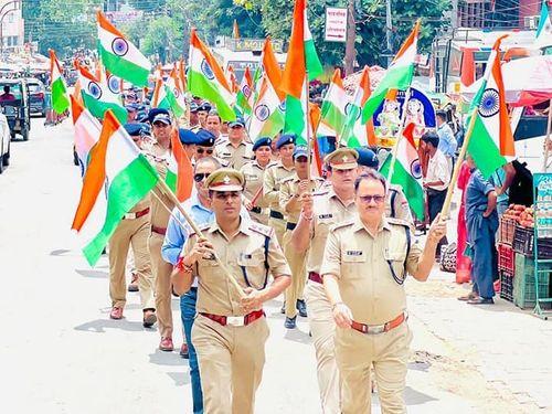 Nainital police took out the tricolor yatra and gave a message to everyone