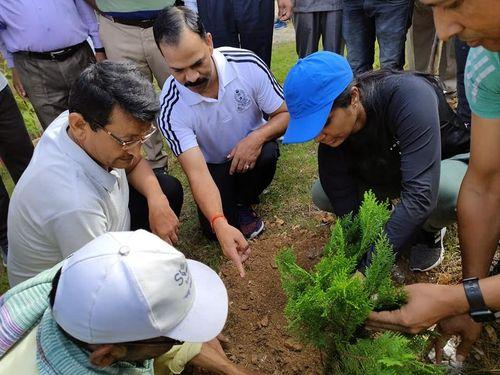 For environmental protection, Bageshwar police jointly did plantation/cleaning