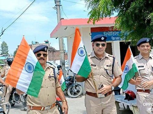 Under every house tricolor, various police stations of Haridwar district took out a rally