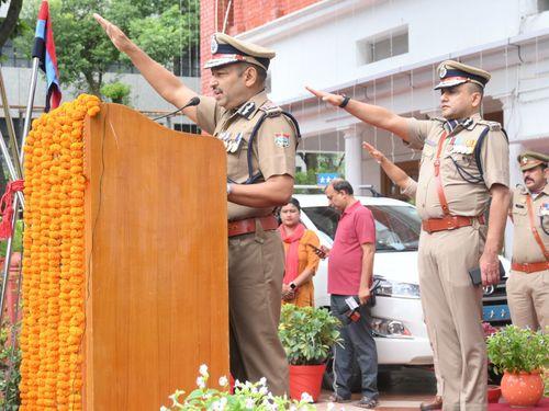 The oath of national unity was administered by Shri Ashok Kumar IPS, DGP sir by hoisting the flag.