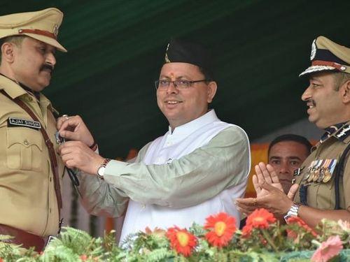 CM Dhami honored police officers and employees