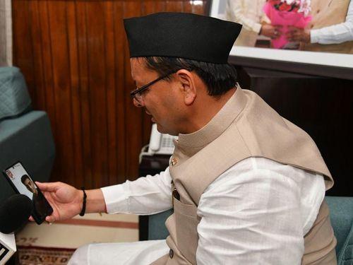 Badminton gold medalist Lakshya Sen's father met CM Dhami