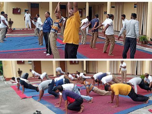 Yoga practice was done to the employees in Police Line Bageshwar