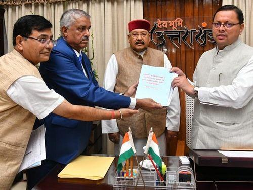 Justice Brahm Singh Verma gave the first report of the commission to CM Dhami