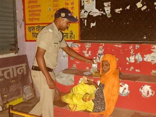 Uttarakhand Police gave an introduction to humanity
