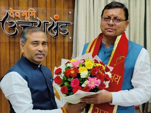 Minister of State for Public Works Shri Brijesh Singh presented a courtesy call on CM Dhami