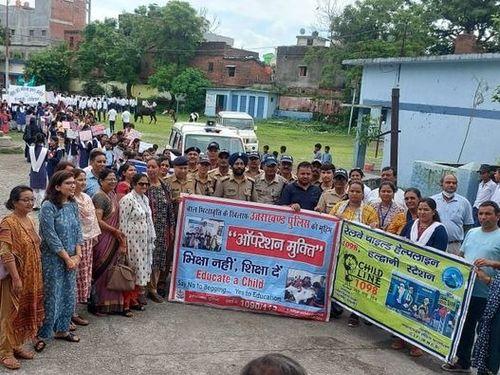 Nainital Police took out public awareness rally for the prevention of begging
