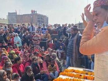 Leaders wept bitterly in front of the public