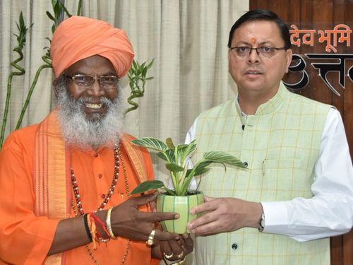 Uttar Pradesh MP Swami Sakshi Maharaj met CM Dhami 