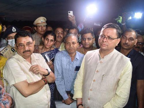 CM Dhami did an on-site inspection of the reconstruction works of the disaster-damaged Saung river bridge